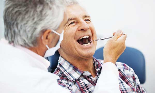 Top 3 reasons why India has become the best place to get Dental Implants