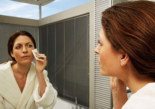 Ways-to-Banish-the-Bags-under-Your-Eyes